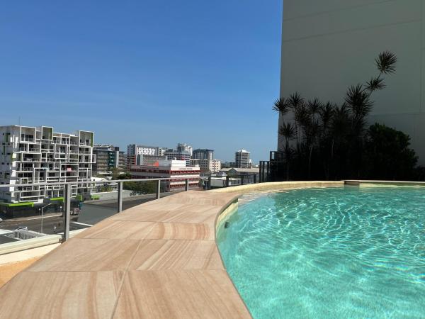 Darwin City Suites with Harbour View : photo 2 de la chambre suite lit king-size - vue sur mer