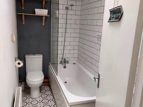 kelsall guest house : photo 3 de la chambre chambre simple avec toilettes et douche communes