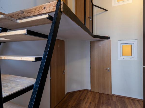 Urban Rooms : photo 3 de la chambre chambre double avec salle de bains commune