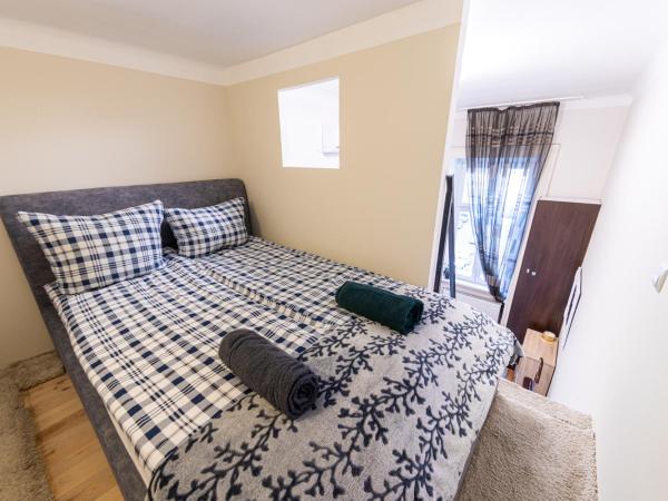 Urban Rooms : photo 6 de la chambre chambre familiale avec salle de bains commune