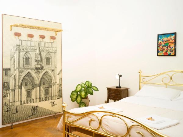 Affittacamere di Andrea Bertolino Bologna : photo 3 de la chambre double room with internal courtyard and shared bathroom