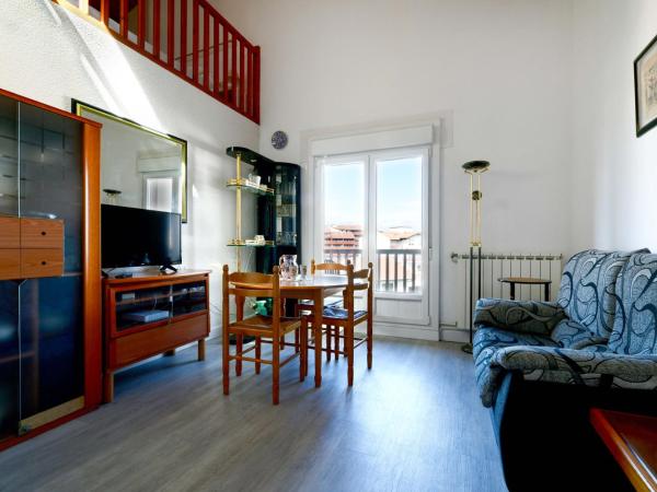 Logis Hotel & Restaurant Bergeret Sport : photo 1 de la chambre appartement 2 chambres avec balcon