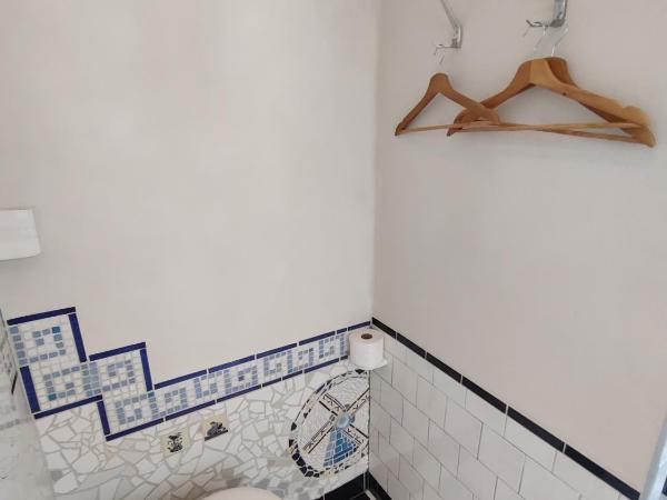 B&B House of Straw Amsterdam : photo 6 de la chambre chambre double avec salle de bains privative