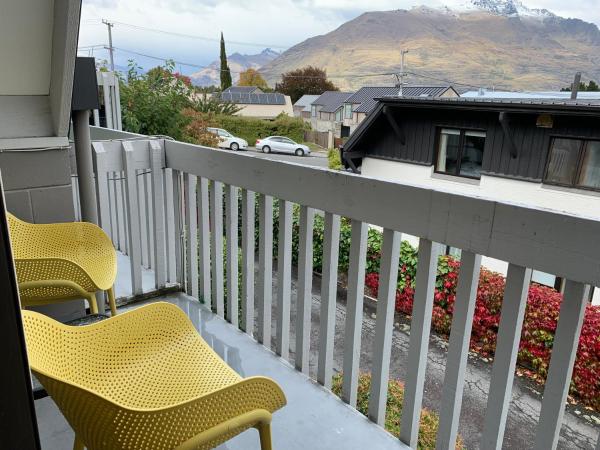 Wakatipu View Apartments : photo 8 de la chambre appartement avec vue sur la montagne