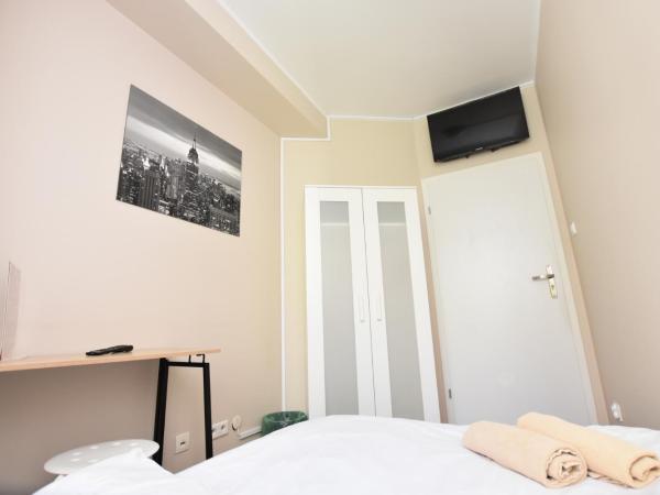 DUKES ApartHostel - pokoje prywatne, RYNEK : photo 2 de la chambre chambre double avec salle de bains commune