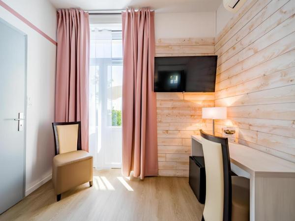 Le Rabelais : photo 2 de la chambre chambre double avec terrasse