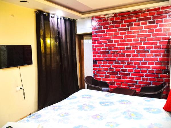 Rose residency near fortis hospital - vasant kunj : photo 4 de la chambre chambre double avec salle de bains privative