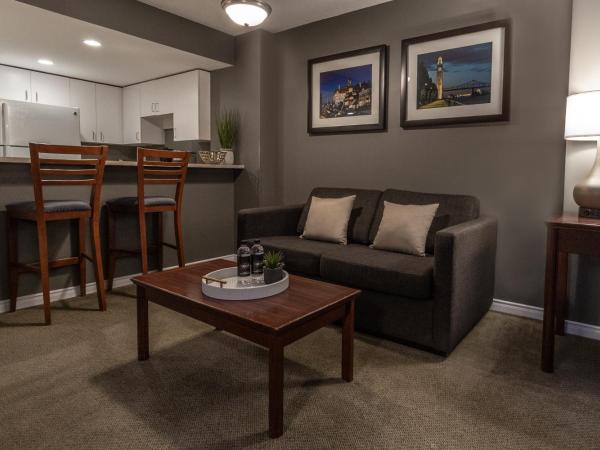 Hotel Faubourg Montreal Centre-Ville Downtown : photo 10 de la chambre suite lit queen-size avec balcon