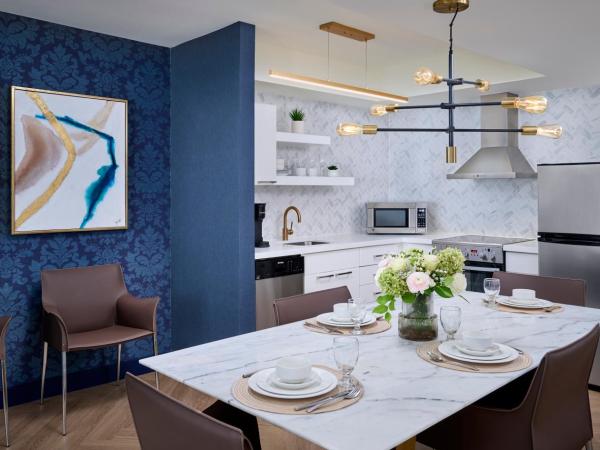 Pantages Hotel Toronto Centre : photo 3 de la chambre suite lit king-size signature pantages