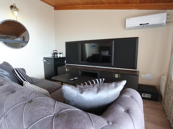 Bucoleon by Cheers : photo 6 de la chambre suite avec baignoire spa