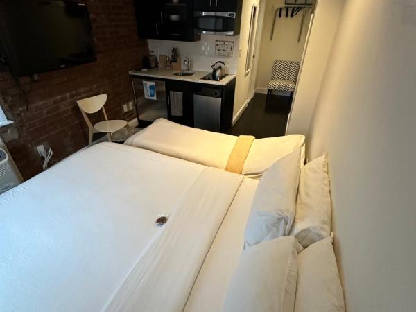 East Village Hotel : photo 2 de la chambre chambre double deluxe avec lit d'appoint