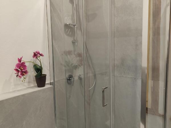 B&B La Cittadella : photo 2 de la chambre chambre double avec salle de bains privative