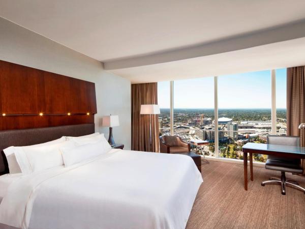 The Westin Peachtree Plaza, Atlanta : photo 1 de la chambre traditional queen room with roll-in shower - mobility accessible