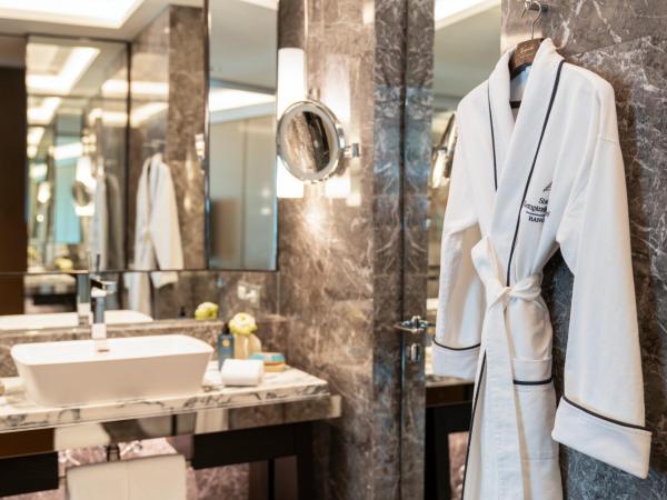 Siam Kempinski Hotel Bangkok : photo 4 de la chambre chambre de luxe avec 1 lit king-size