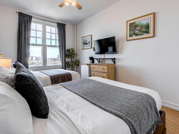 Hôtel Automatisé Manoir des Remparts : photo 7 de la chambre chambre double – vue sur lac