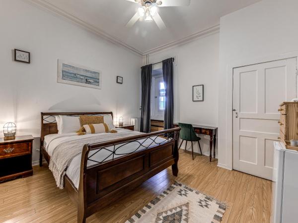 Hôtel Automatisé Manoir des Remparts : photo 3 de la chambre chambre lit queen-size