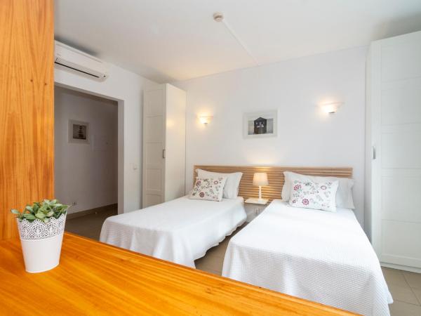 Apartamentos Rossio Mar : photo 2 de la chambre studio standard - sans balcon