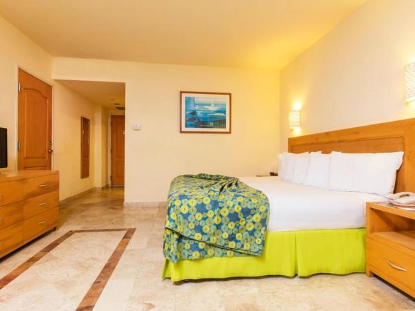 Krystal Vallarta : photo 1 de la chambre chambre lit king-size - vue sur jardin