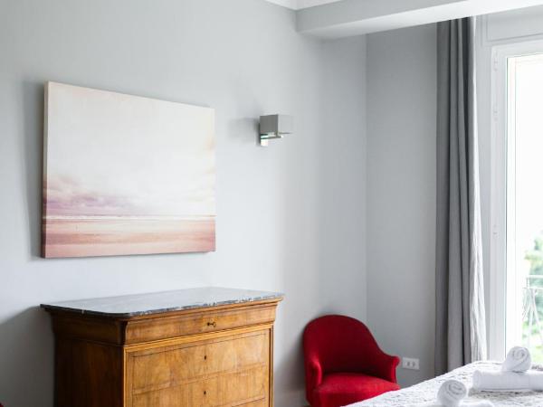 La Fabrique à Poupées - Chambres de charme au coeur de Menton : photo 2 de la chambre appartement supérieur avec balcon