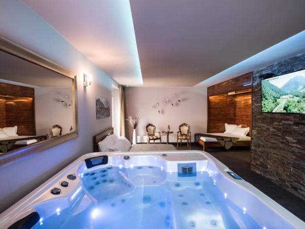 Penzion Janová : photo 3 de la chambre chambre double avec baignoire spa