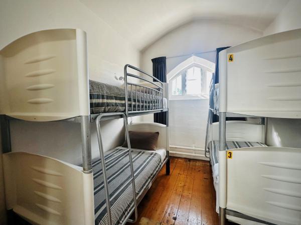 Jailhouse Accommodation : photo 4 de la chambre lit dans dortoir pour femmes de 4 lits