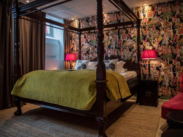 V Hotel Helsingborg; BW Premier Collection : photo 1 de la chambre premium king room with jacuzzi (basement)