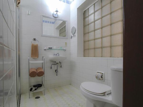 Hotel Casino Morelia : photo 6 de la chambre chambre standard lit queen-size