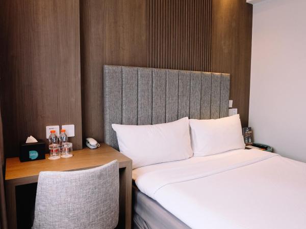 Deka Hotel Surabaya HR Muhammad : photo 1 de la chambre new standard double room