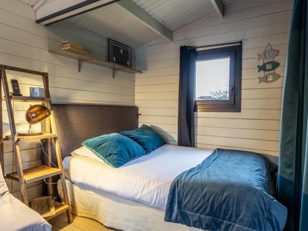Hôtel Quai des Pontis : photo 2 de la chambre cabane (4 personnes)