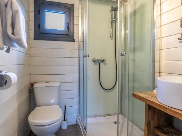 Hôtel Quai des Pontis : photo 8 de la chambre cabane (4 personnes)