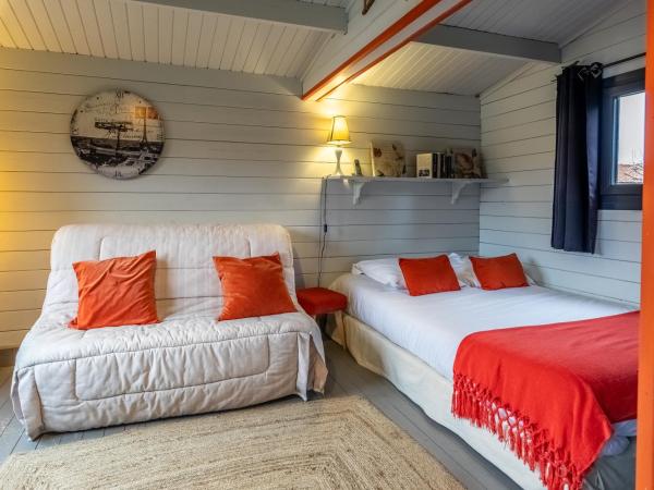 Hôtel Quai des Pontis : photo 3 de la chambre cabane (4 personnes)