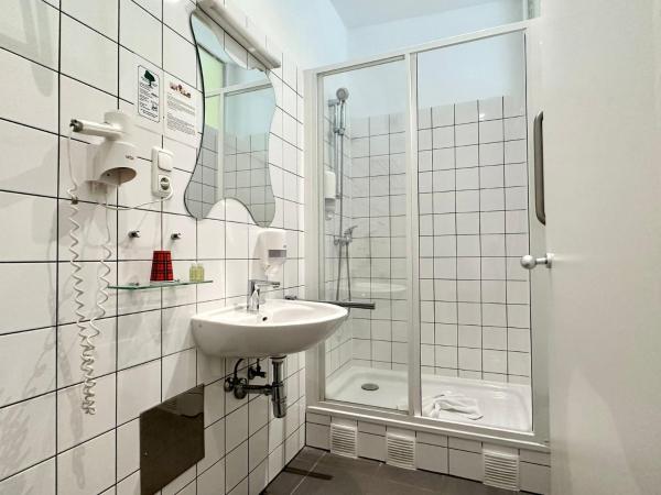 Very Central, 5 min to city center, Self Check In : photo 5 de la chambre chambre double deluxe