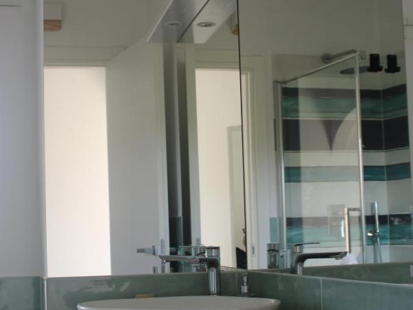 LIDO DEL FARO : photo 7 de la chambre chambre lit queen-size - vue sur mer