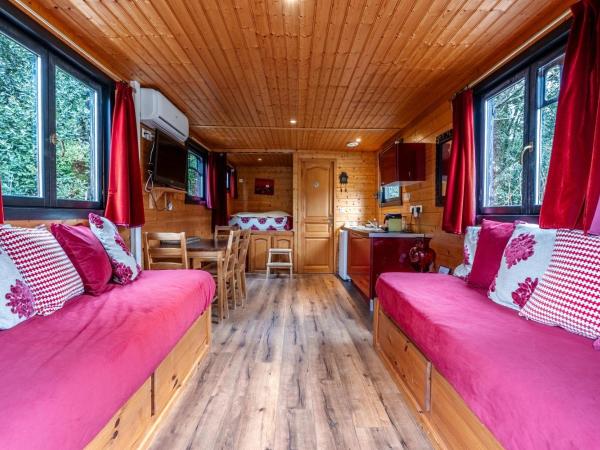 Hôtel Quai des Pontis : photo 2 de la chambre roulotte champêtre