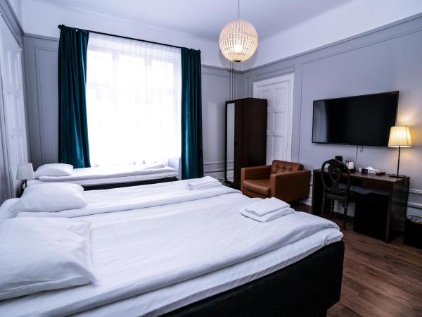 Queen's Hotel by First Hotels : photo 2 de la chambre chambre triple