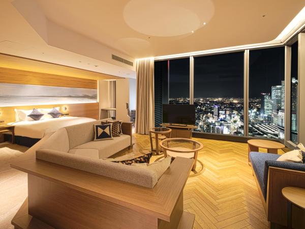 Nagoya Prince Hotel Sky Tower : photo 1 de la chambre premium corner king room with nagoya station view & club lounge access