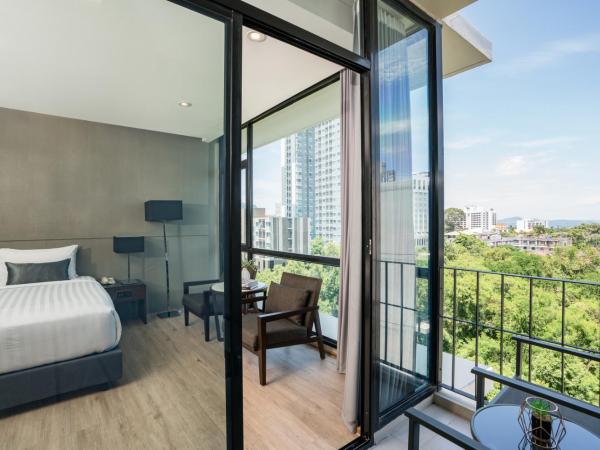 Altera Hotel and Residence by At Mind : photo 2 de la chambre suite familiale 2 chambres