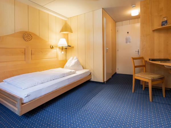 Hotel Bellevue - Traditional Swiss Hideaway : photo 1 de la chambre chambre simple sans balcon - côté nord