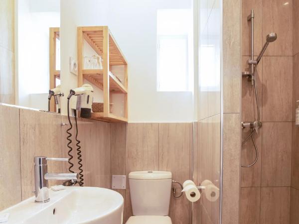 Hotel La Bienvenue : photo 4 de la chambre chambre familiale