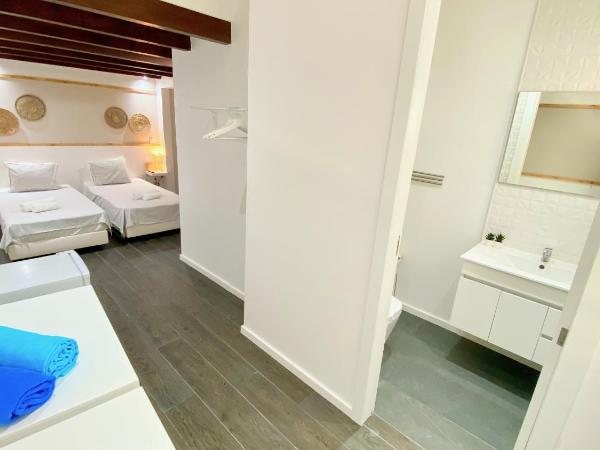 Golden Stay - B&B Experience : photo 1 de la chambre chambre double ou lits jumeaux avec salle de bains privative