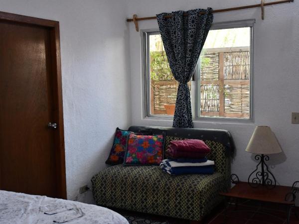 la playita hostal : photo 5 de la chambre chambre double deluxe avec lit d'appoint