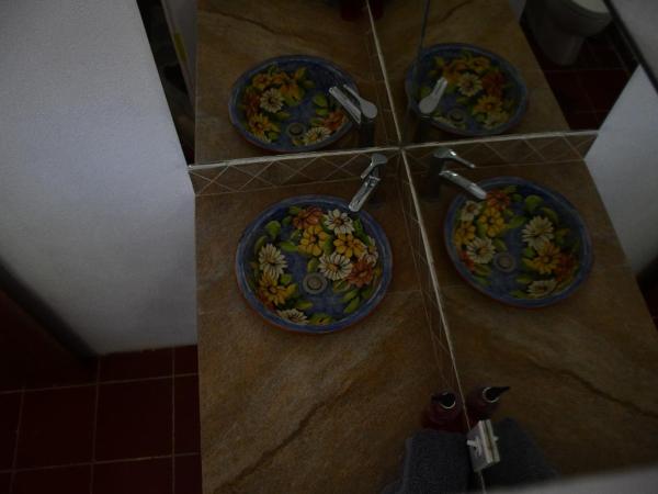 la playita hostal : photo 6 de la chambre chambre double deluxe avec lit d'appoint