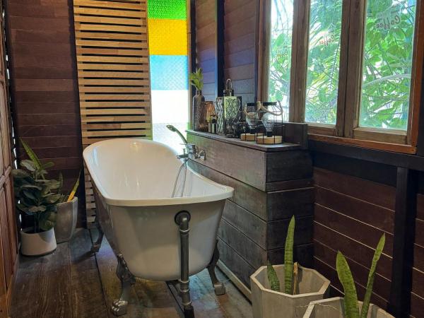 Chiang Mai Las Orquideas Resort : photo 5 de la chambre chambre lit king-size supérieure