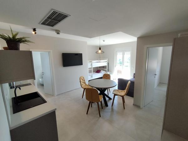 Villa Badi : photo 5 de la chambre chambre familiale avec cuisine