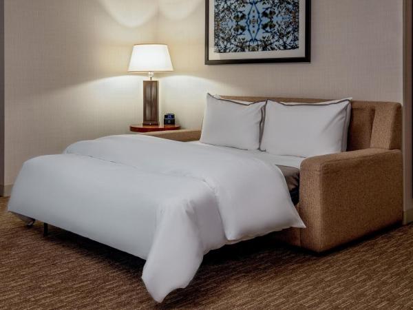 The Westin Boston Seaport District : photo 5 de la chambre chambre parlor avec lit escamotable - vue sur ville