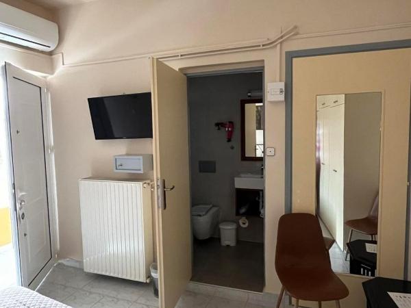 Souvlakis Pool Suites (S.P.S) : photo 4 de la chambre chambre double avec balcon