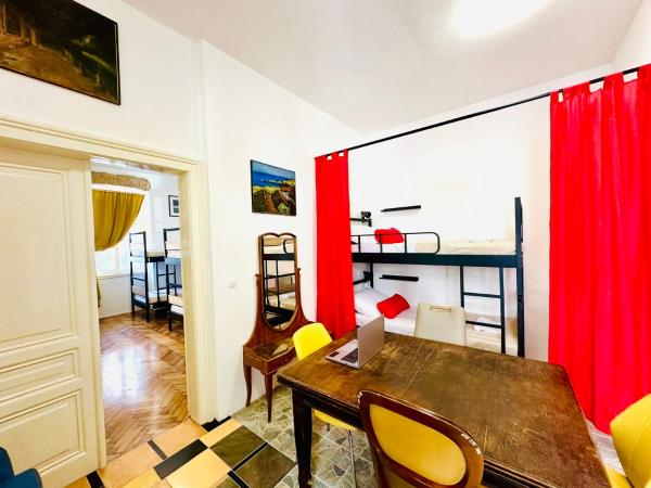 HOSTEL ART & JOY : photo 10 de la chambre lit dans dortoir pour hommes