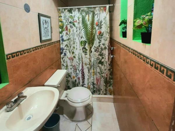 Huerto en el Barrio : photo 3 de la chambre chambre double avec salle de bains privative