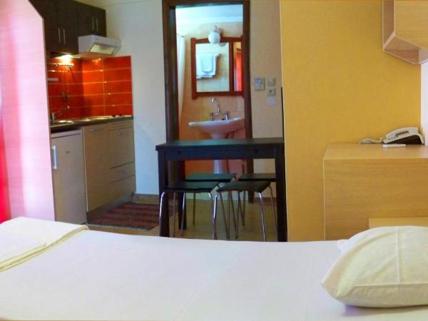 Philoxenia Hotel & Studios : photo 2 de la chambre appartement