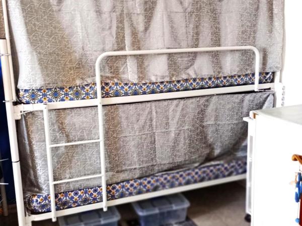 Casa Amari alla Zisa HOSTEL : photo 3 de la chambre lit dans dortoir pour femmes de 6 lits